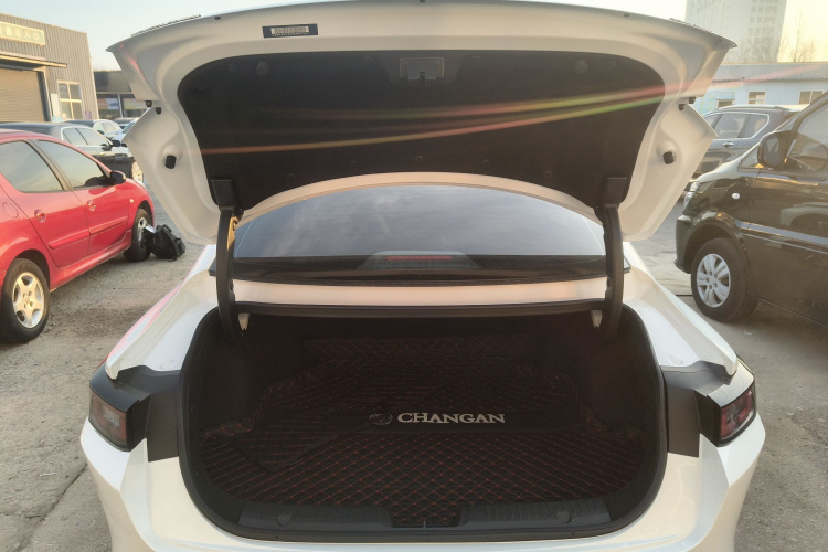 长安 逸动 2025款 蓝鲸 1.5T 500Bar旗舰型局部细节23