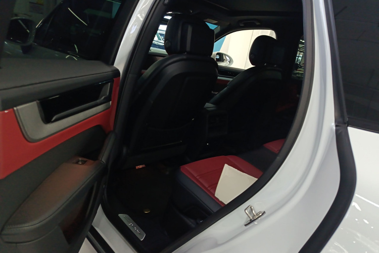 保时捷 2025款 Cayenne 3.0T中控内饰7004