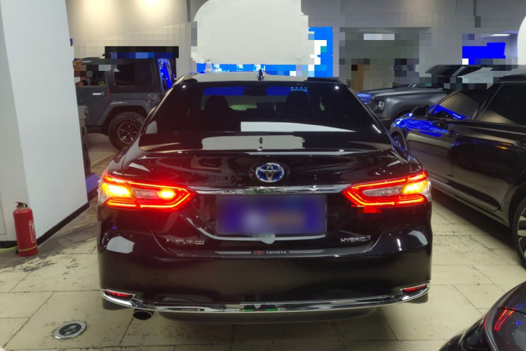 丰田 凯美瑞 2023款 双擎 2.5HG 豪华版车身外观6