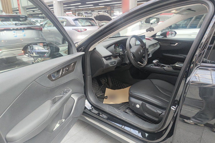 红旗E-QM5 2023款 改款 基础出行版中控内饰20