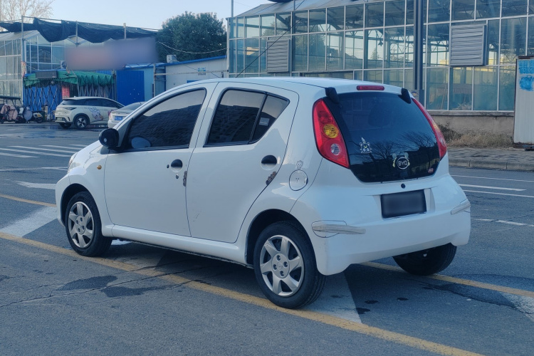 比亚迪F0 2015款 1.0L AMT 铉酷型车身外观6007