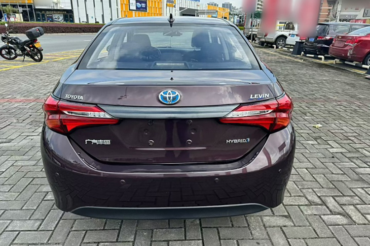 丰田 雷凌 2016款 双擎 1.8H GS E-CVT精英天窗版车身外观6004