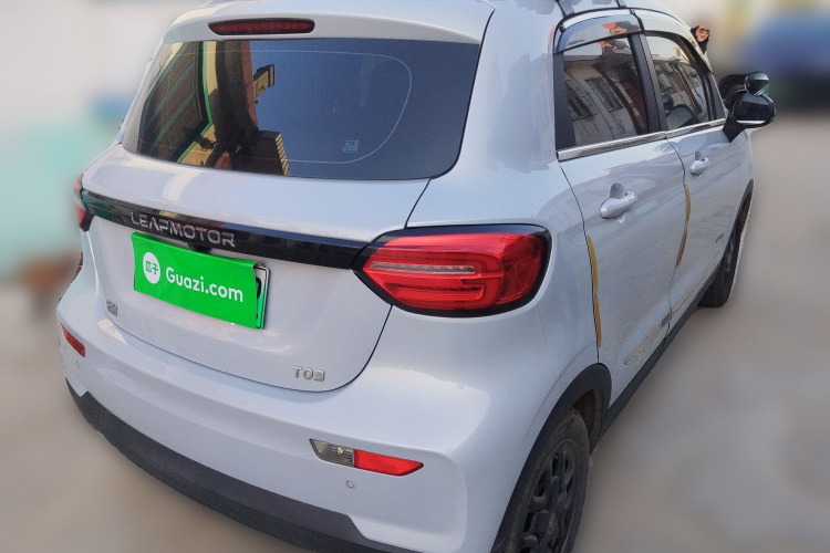 零跑汽车 零跑T03 2023款 310轻享版车身外观7