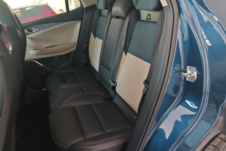 领克06 2020款 1.5T 耀Halo中控内饰21