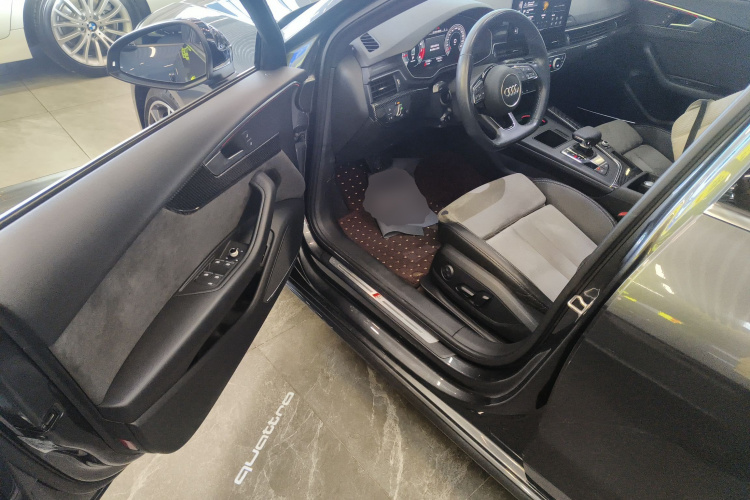 奥迪A4L 2020款 45 TFSI quattro 臻选动感型中控内饰20