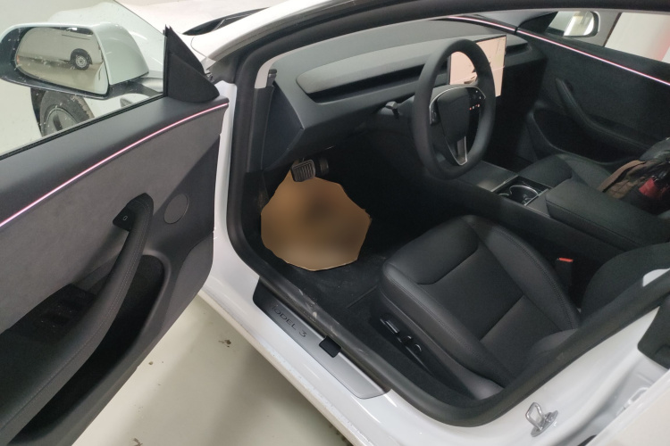 特斯拉 Model 3 2025款 改款 长续航全轮驱动版中控内饰7003