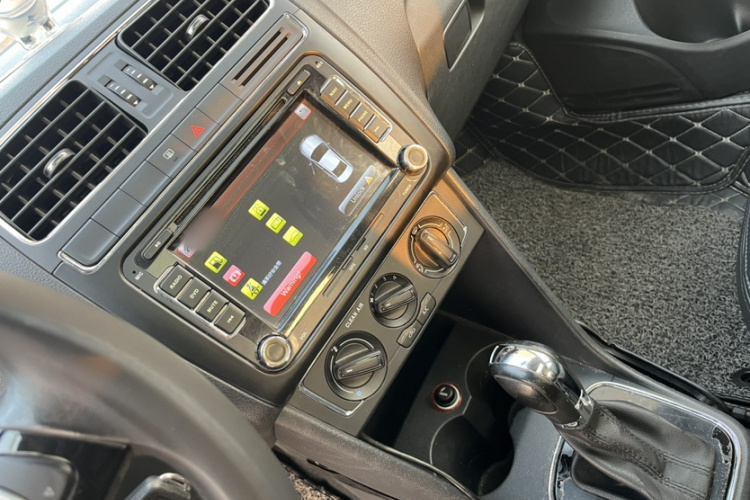 大众 Polo 2016款 1.6L 自动舒适型中控内饰7004