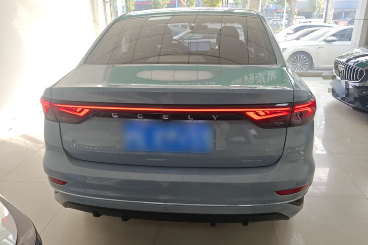 吉利汽车 帝豪 2023款 第4代冠军版 1.5L CVT尊贵型车身外观6