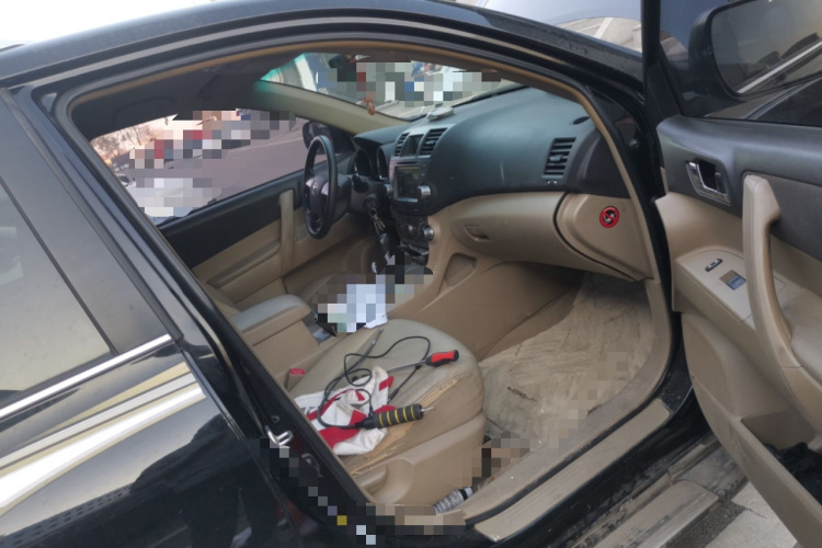 丰田 汉兰达 2012款 2.7L 两驱5座精英版局部细节9005