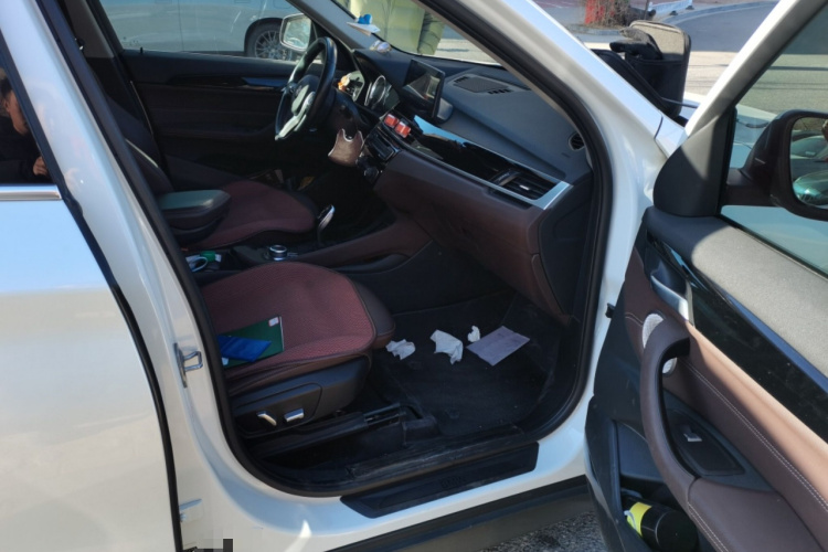 宝马X1 2021款 sDrive25Li 领先型局部细节9005