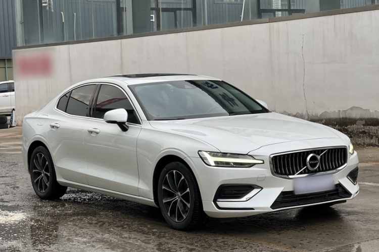 沃尔沃S60 2021款 T4 智逸豪华版车身外观6003