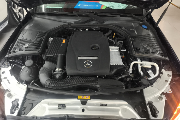 奔驰C级 2018款 C 200 运动版局部细节24