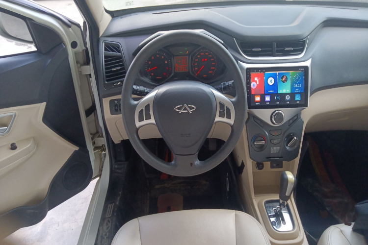 奇瑞 风云2 2013款 两厢 1.5L AMT锐意版中控内饰13