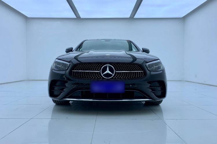 奔驰E级 2023款 E 300 L 运动时尚型车身外观2