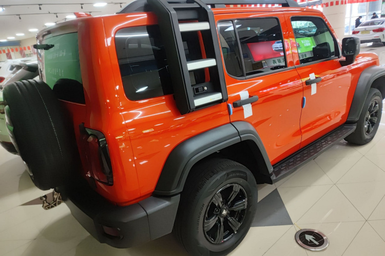 坦克300 2021款 越野版 2.0T 挑战者车身外观7