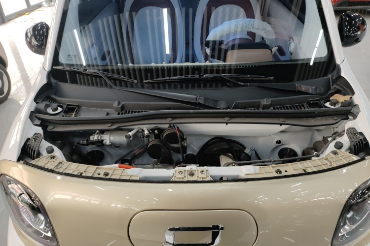 奔腾小马 2026款 222km 炫彩马机舱底盘24