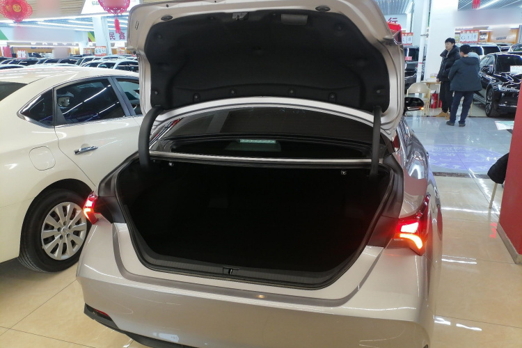 丰田 亚洲龙 2023款 双擎 2.5L 豪华版局部细节23