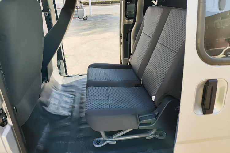 五菱汽车 五菱之光 2023款 1.5L 实用型 5/7座中控内饰21