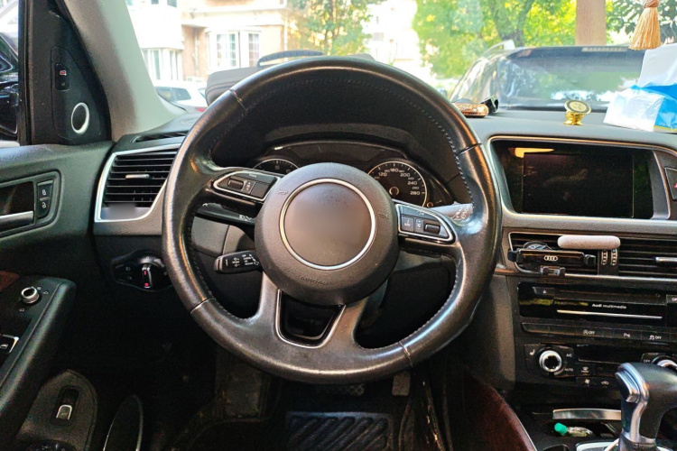 奥迪Q5 2017款 40 TFSI 舒适型局部细节13