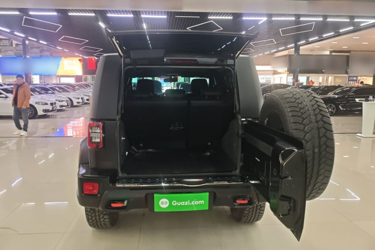 北京越野 北京BJ40 2024款 2.0D 刀锋英雄荣耀版机舱底盘23