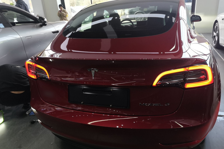 特斯拉 Model 3 2022款 后轮驱动版车身外观6