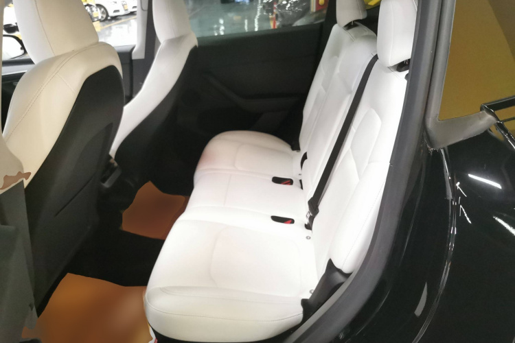 特斯拉 Model Y 2023款 高性能全轮驱动版中控内饰21