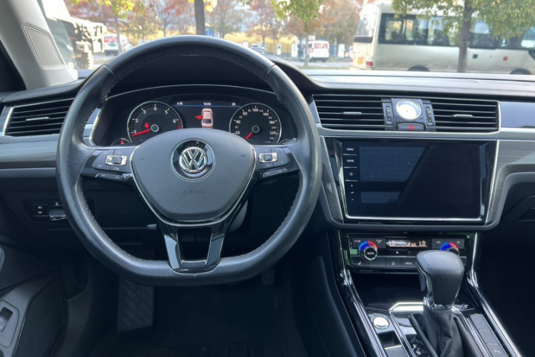 大众 辉昂 2018款 改款 380TSI 两驱商务版中控内饰7002