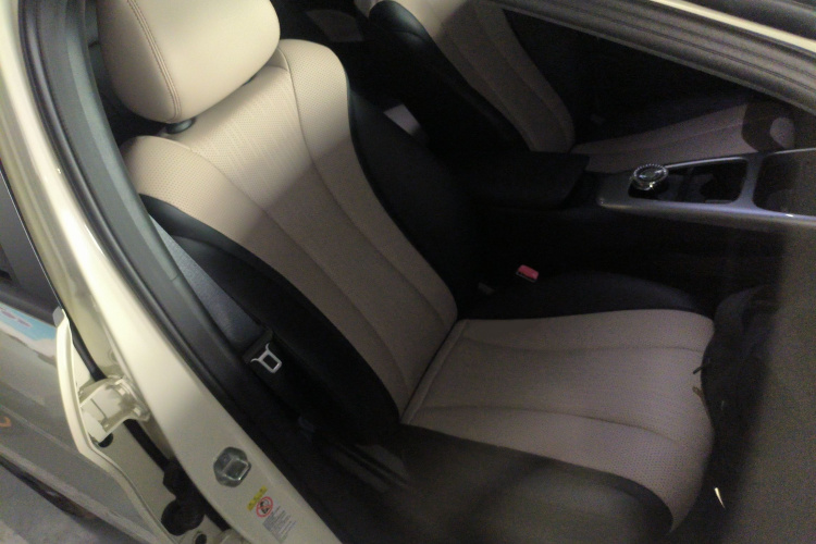 比亚迪 海豚 2025款 智驾版 420km 自由版局部细节41