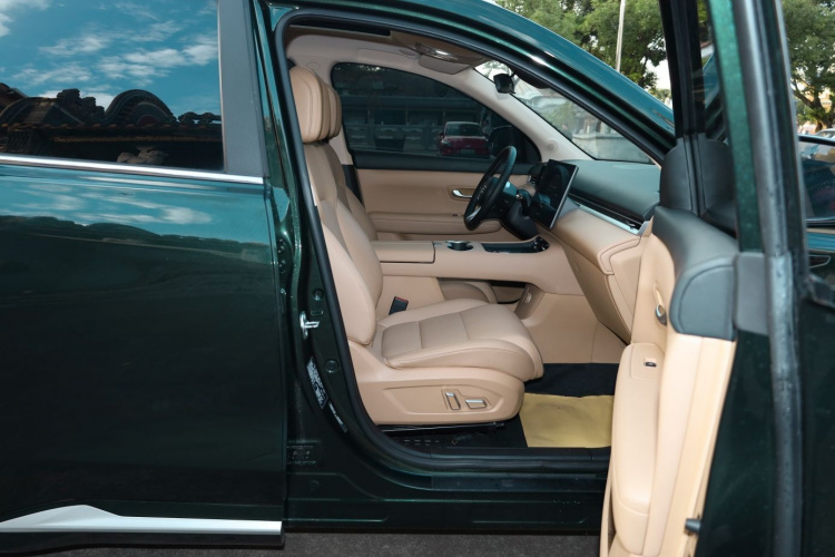 蓝电E5 PLUS 2025款 165km 长续航版PLUS 7座中控内饰7010