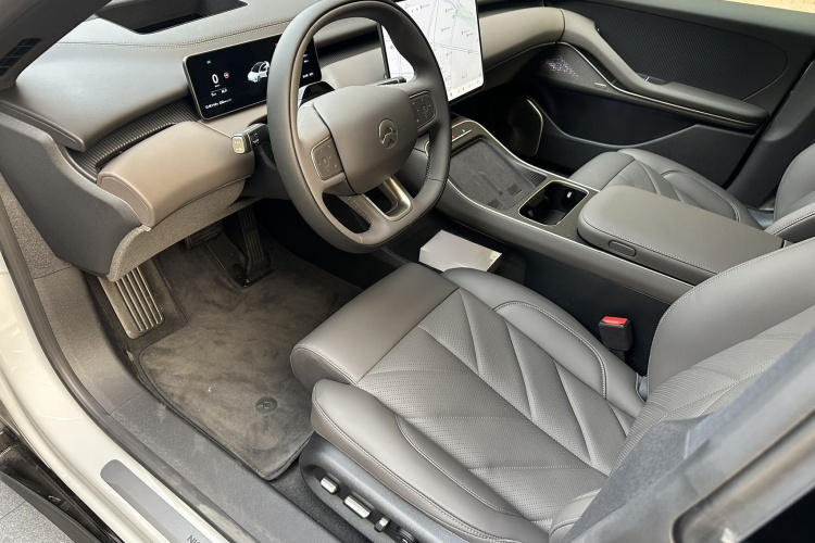 蔚来ET5 2025款 75kWh中控内饰7013