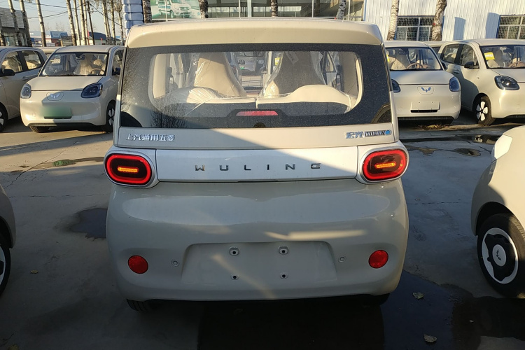 五菱汽车 宏光MINIEV 2024款 第三代 215km 青春版车身外观6