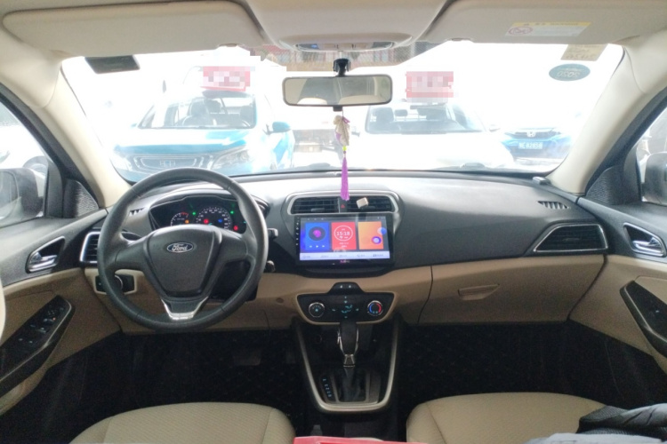 福特 福睿斯 2017款 改款 1.5L 自动舒适型中控内饰12