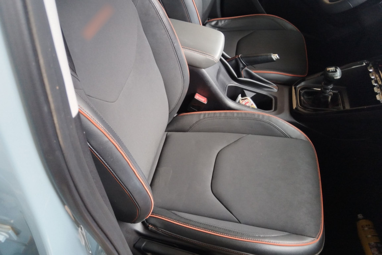 宝骏RS-3 2020款 1.5L 手动智能豪华型局部细节41