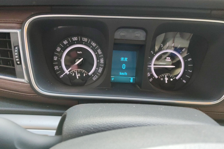 别克GL8 2017款 25S 豪华型 国V局部细节14