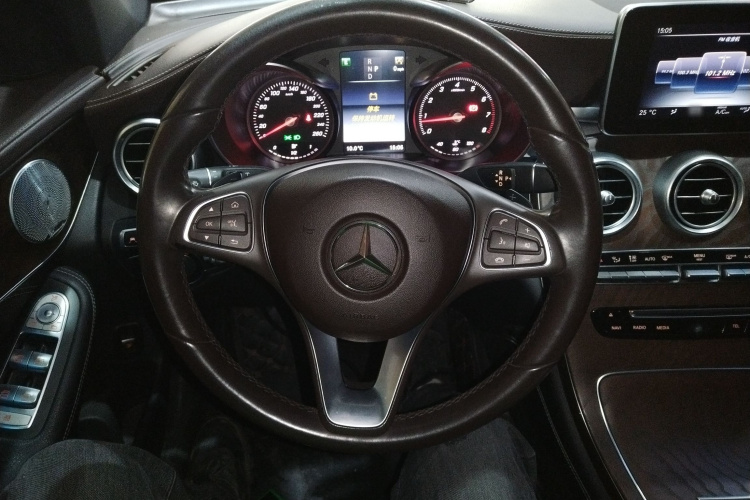 奔驰GLC 2017款 GLC 300 4MATIC 动感型中控内饰13