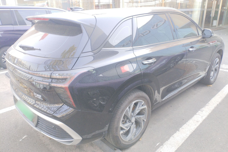 红旗HS3 PHEV 2024款 PHEV 115km 劲为版车身外观7