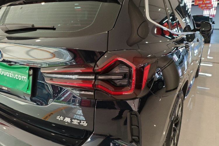 宝马iX3 2022款 改款 领先型车身外观9