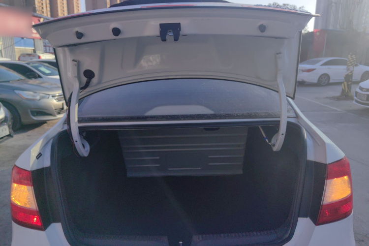 斯柯达 昕锐 2016款 1.4L 手动创行版机舱底盘23