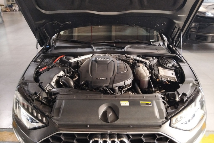 奥迪A4L 2022款 40 TFSI 时尚动感型机舱底盘24