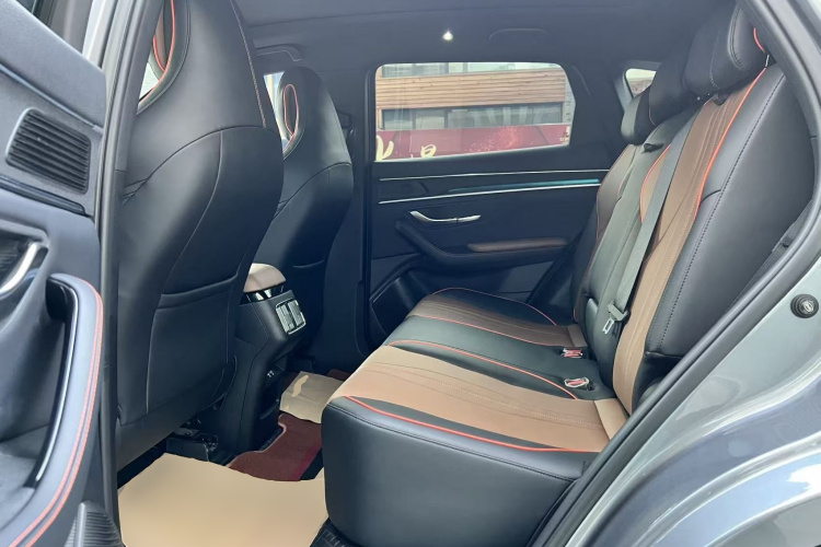 比亚迪 宋PLUS 2020款 1.5T 自动尊贵型中控内饰21