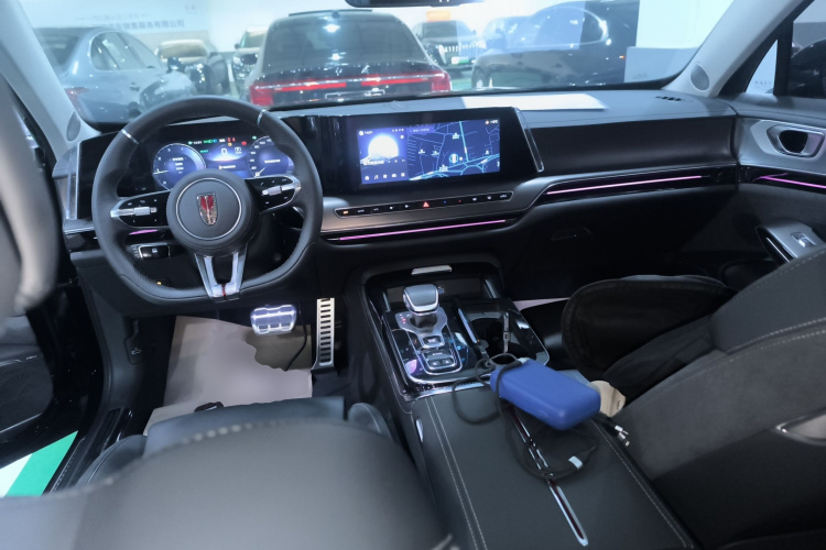红旗H9 2024款 2.0T 旗享 私享风尚版中控内饰7002
