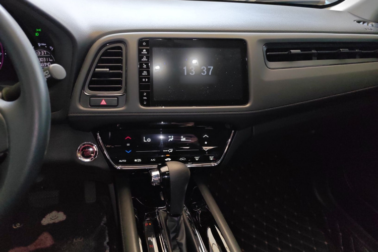 本田 缤智 2019款 220 TURBO CVT精英版 国V局部细节16