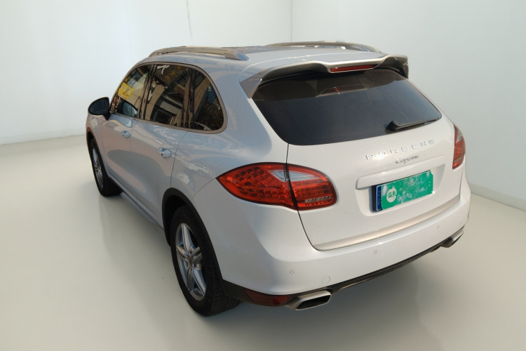 保时捷 2014款 Cayenne Platinum Edition 3.0T车身外观5