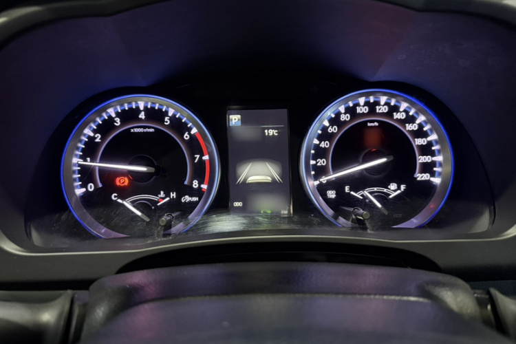 丰田 汉兰达 2018款 2.0T 四驱尊贵版 7座 国VI局部细节14