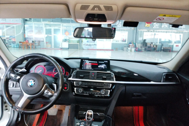 宝马3系 2019款 320Li M运动套装中控内饰12