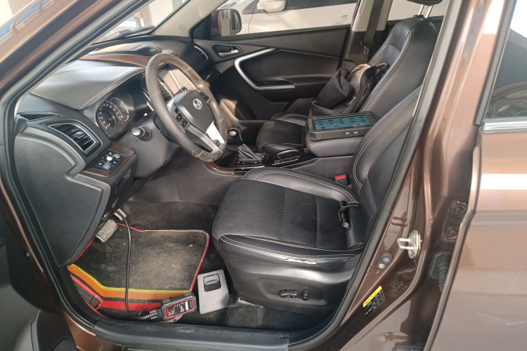 北汽幻速S6 2017款 1.5T CVT乐享型中控内饰19