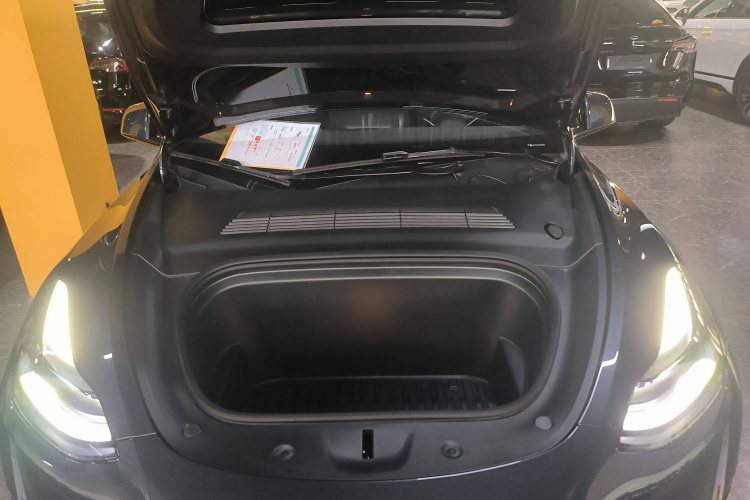 特斯拉 Model Y 2024款 后轮驱动版机舱底盘24