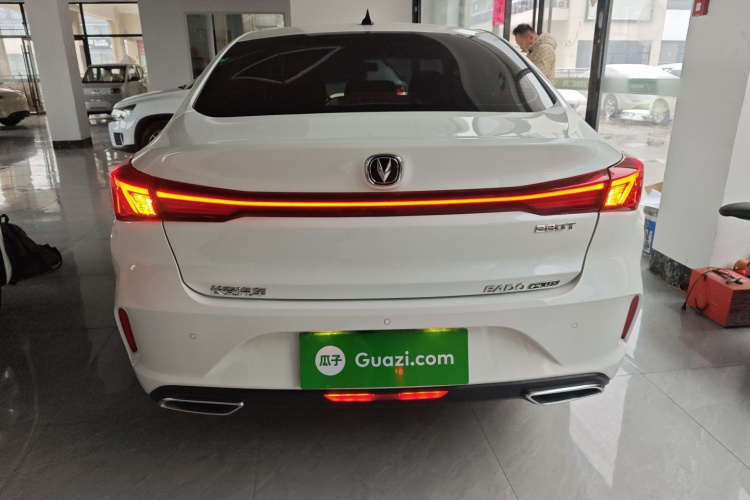 长安 逸动 2024款 PLUS 蓝鲸NE 1.4T GDI DCT高能版车身外观6