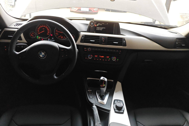 宝马3系 2015款 320Li 超悦版时尚型中控内饰7002