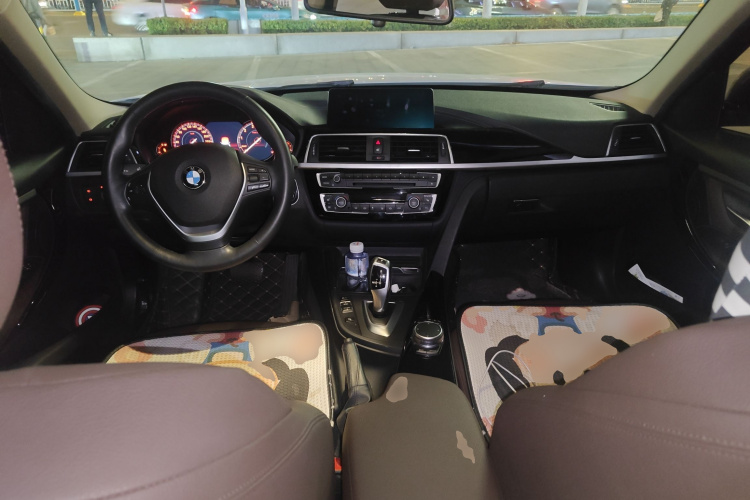 宝马3系 2019款 320Li 时尚型中控内饰12